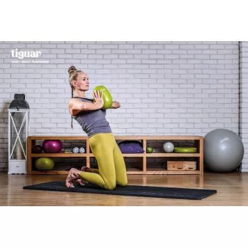 Piłka ovoball tiguar 16,5 x 25 cm (śliwka)