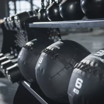 Piłka Wall Ball 12 kg CFA-1773 BAUER FITNESS (czarna)