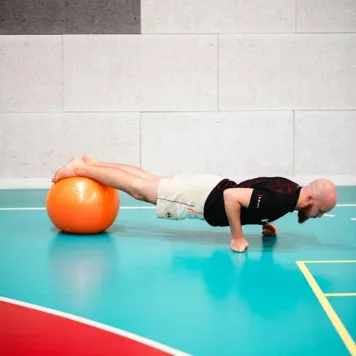 Piłka gimnastyczna ANTI-BURST YB02 55CM ORANGE HMS