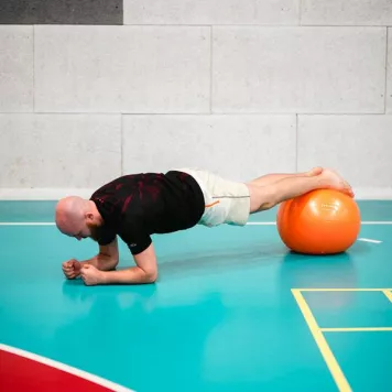 Piłka gimnastyczna ANTI-BURST YB02 55CM ORANGE HMS