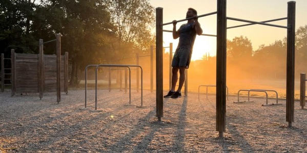 Kalistenika - przykładowy plan treningowy dla początkujących